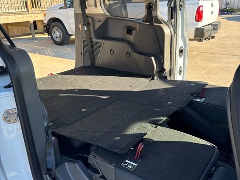 Used 2022 Ford Transit Connect XL image 37