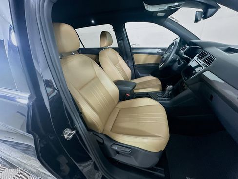 Used 2023 Volkswagen Tiguan SE image 29