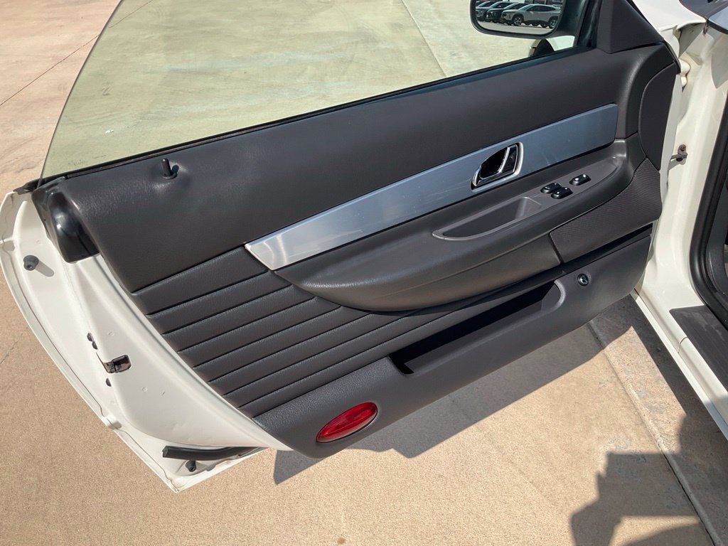 Used 2002 Ford Thunderbird RWD image 4