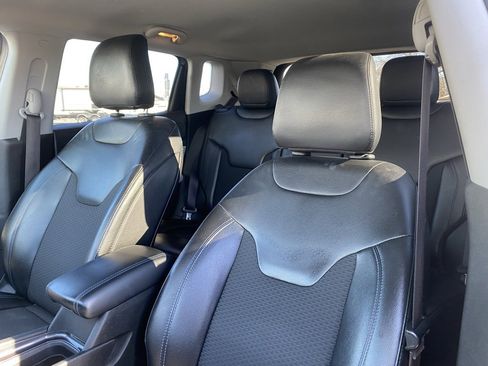 Used 2022 Jeep Compass Latitude image 11