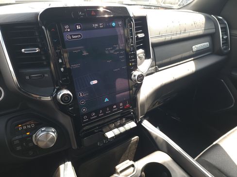 Used 2025 RAM 1500 Laramie AWD/4WD image 16