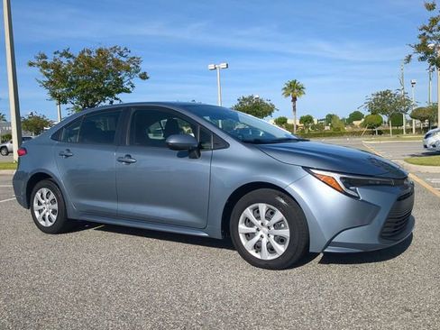 Certified 2023 Toyota Corolla LE image 1