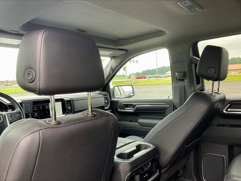 Used 2022 GMC Sierra 1500 SLT w/ SLT Premium Plus Package AWD/4WD image 25