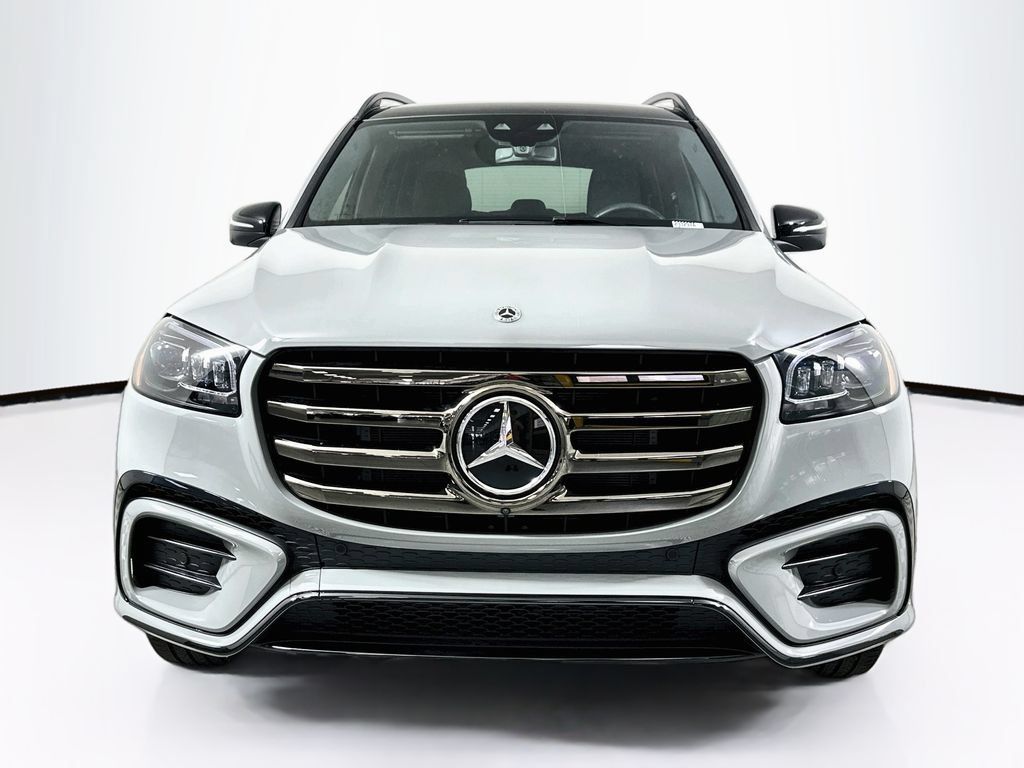 Used 2025 Mercedes-Benz GLS 580 4MATIC image 5