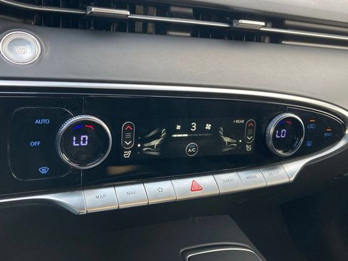 Used 2025 Genesis GV70 2.5T AWD/4WD image 23