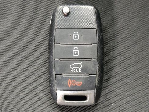 Used 2015 Kia Soul ! FWD image 32