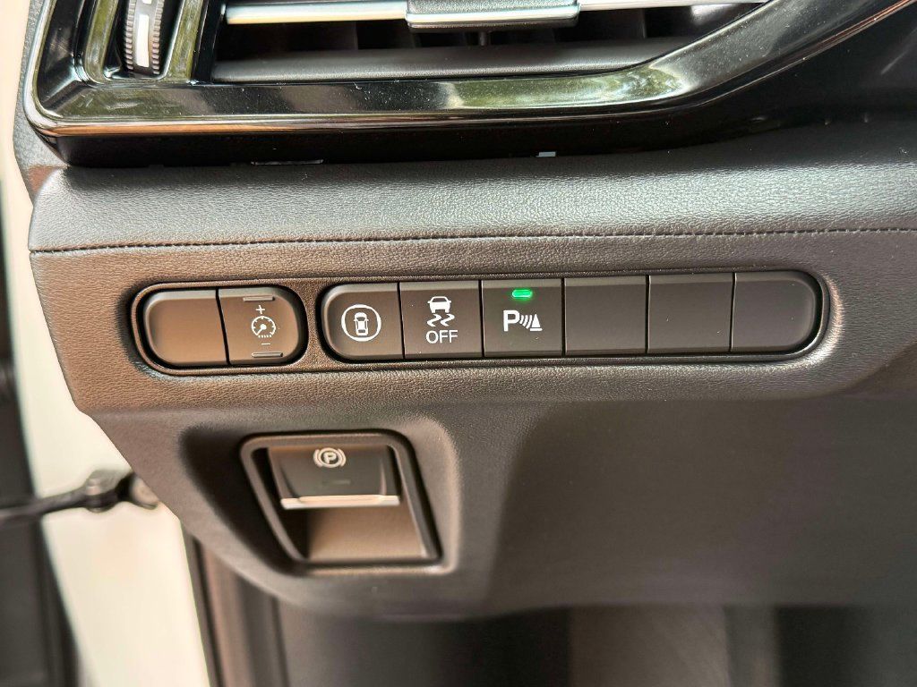 Certified 2025 Acura MDX w/ Technology Package AWD/4WD image 30