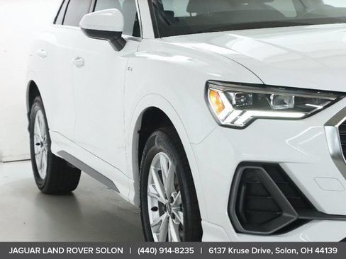 Used 2025 Audi Q3 2.0T Premium AWD/4WD image 12