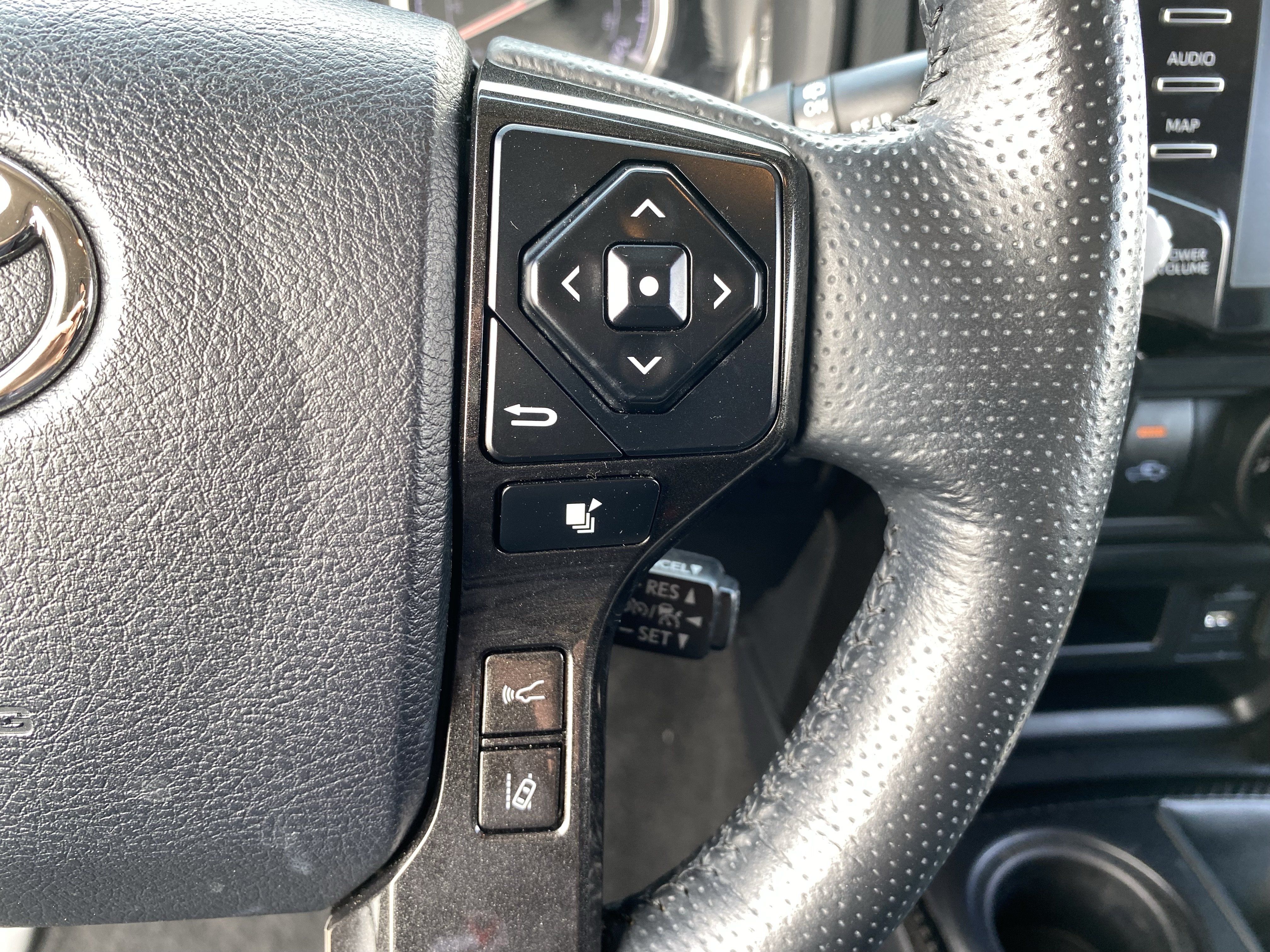 Used 2024 Toyota 4Runner TRD Off-Road Premium w/ Moonroof Package AWD/4WD image 29