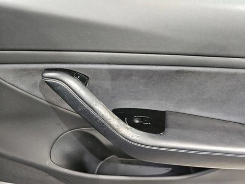 Used 2018 Tesla Model 3 RWD image 6