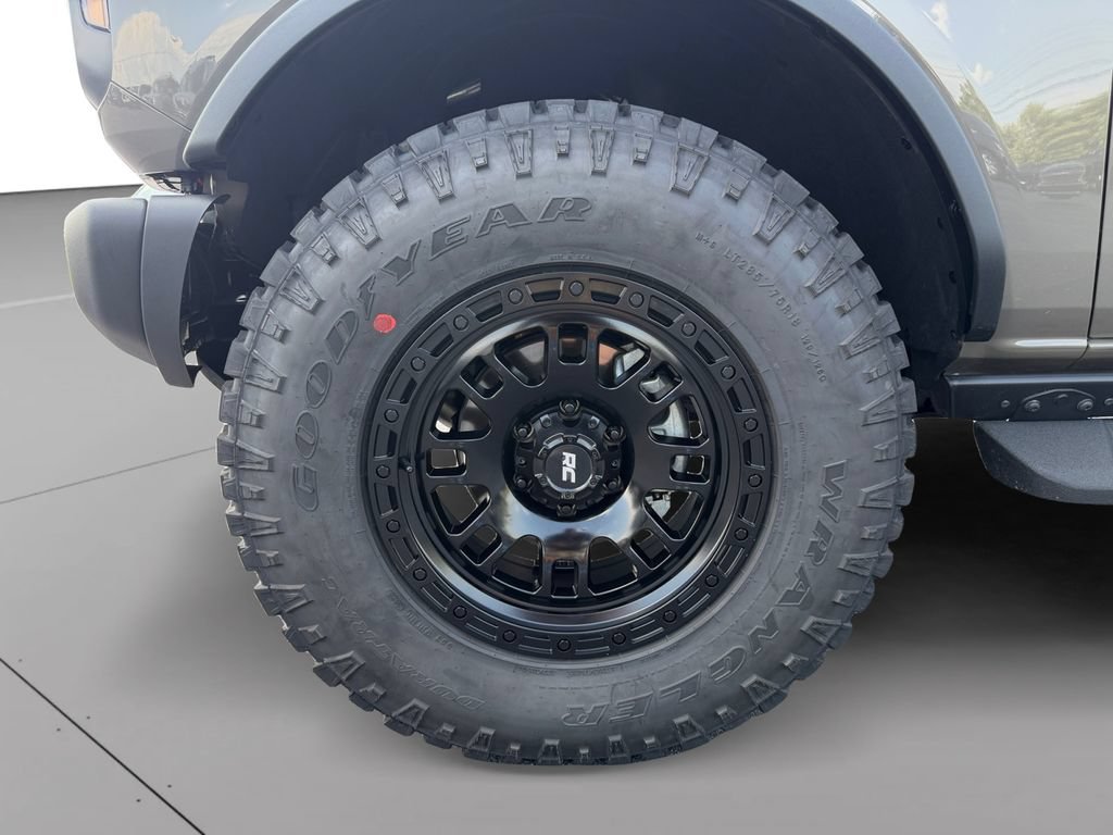 Used 2025 Ford Bronco Badlands w/ Sasquatch Package AWD/4WD image 9