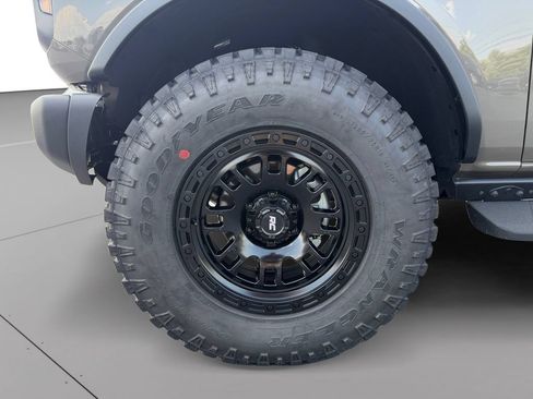 Used 2025 Ford Bronco Badlands w/ Sasquatch Package AWD/4WD image 9