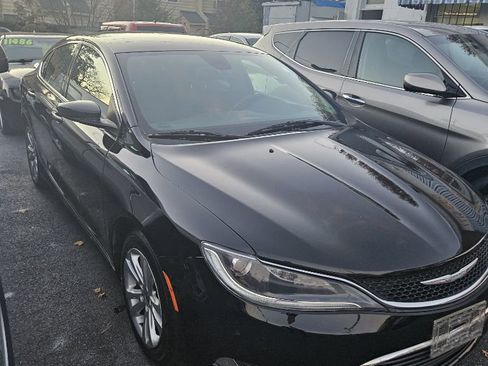Used 2015 Chrysler 200 Limited image 3