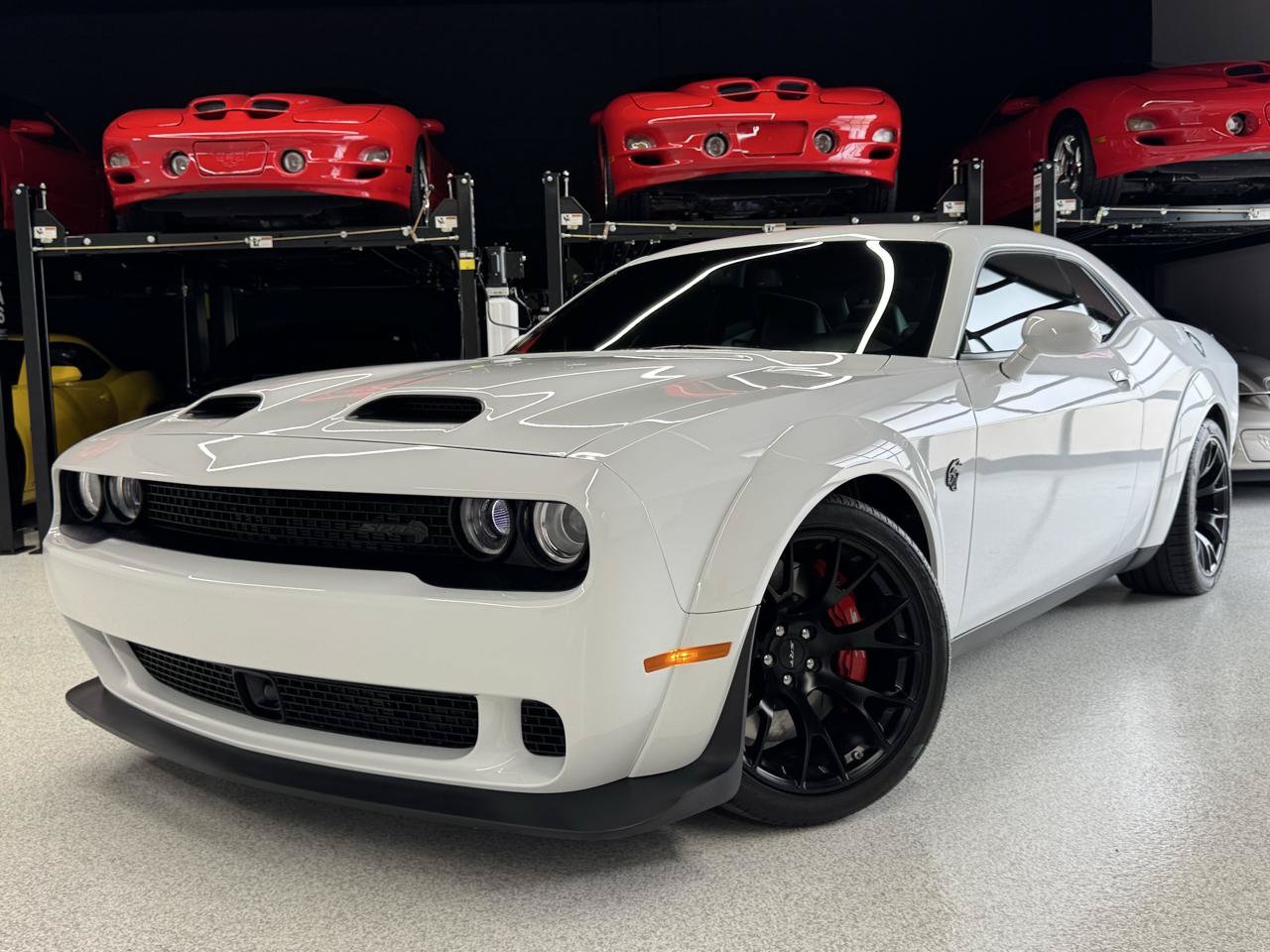 Used 2023 Dodge Challenger SRT Hellcat RWD image 2