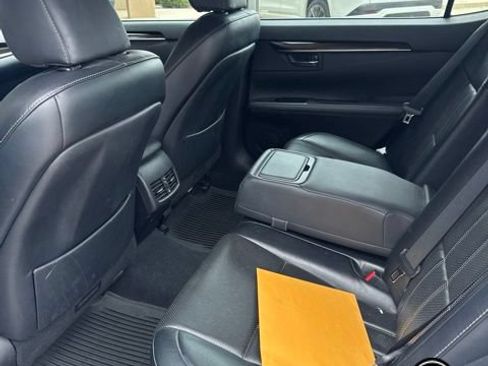 Used 2016 Lexus ES 350 w/ Luxury Package w/Wood Trim FWD image 7