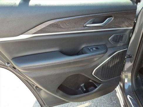 Used 2024 Jeep Grand Cherokee Limited 4xe AWD/4WD image 18