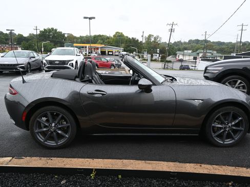 Used 2019 MAZDA MX-5 Miata Grand Touring image 5