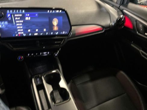 Used 2024 Chevrolet Equinox EV RS image 5