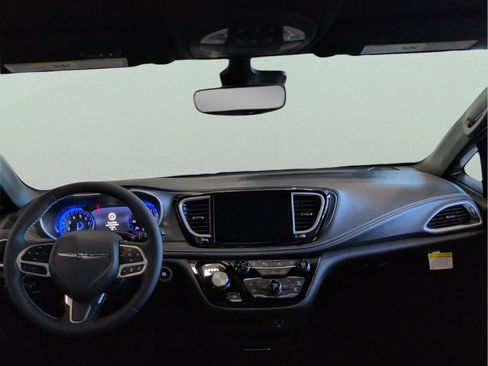 New 2026 Chrysler Pacifica Select image 32