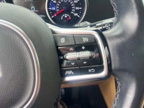 Certified 2024 Kia Carnival LX FWD image 52