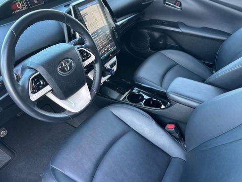 Certified 2019 Toyota Prius Prime Advanced w/ Preferred Accessory Package image 9