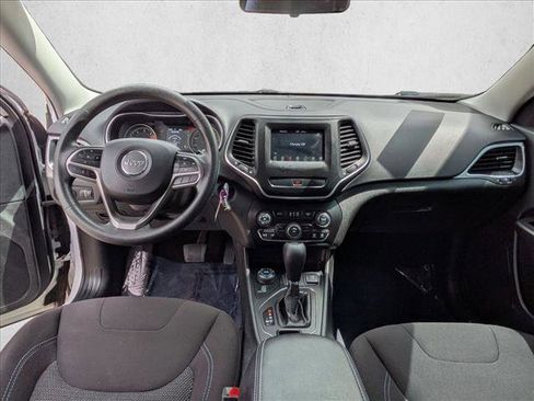 Used 2019 Jeep Cherokee Latitude w/ Popular Appearance Group AWD/4WD image 14