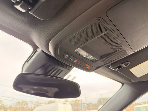 Used 2025 Chevrolet Equinox LT image 37