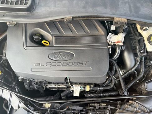 Used 2018 Ford Escape SE w/ Ford Safe & Smart Package AWD/4WD image 30