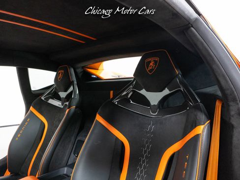 Used 2023 Lamborghini Huracan Tecnica image 40