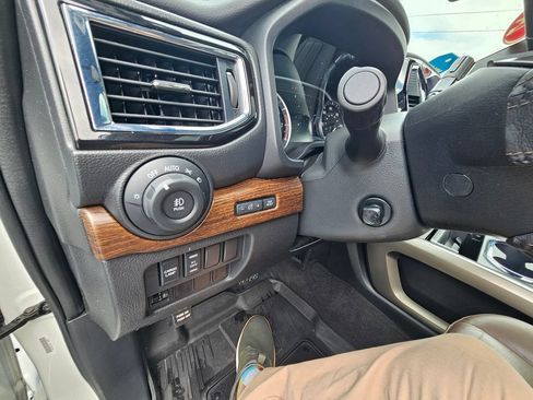 Used 2024 Nissan Titan Platinum Reserve w/ Moonroof Package RWD image 21