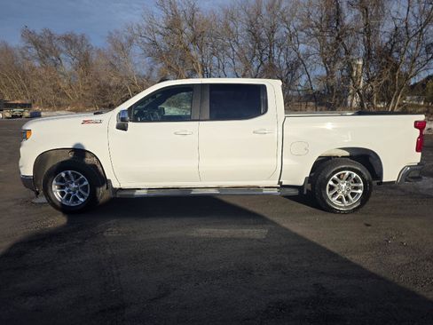 Used 2023 Chevrolet Silverado 1500 LT w/ Z71 Off-Road Package image 10