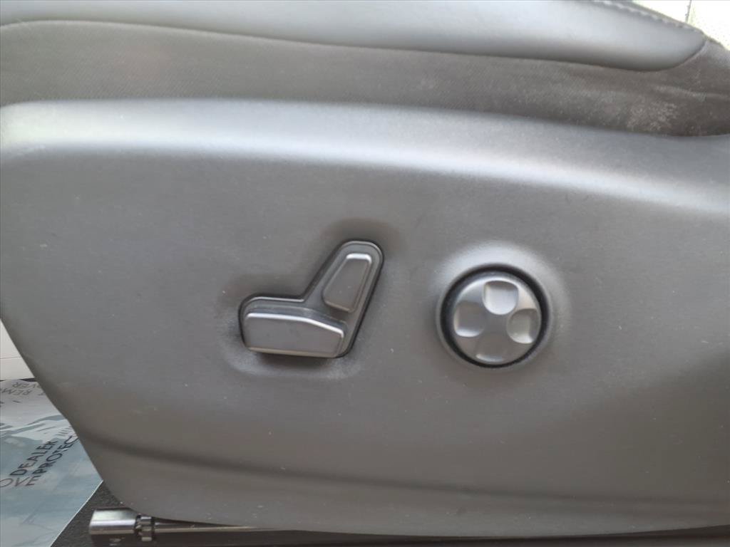 Used 2023 Chrysler Pacifica Touring-L FWD image 22