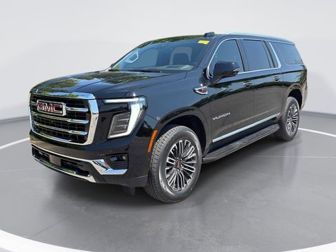 Used 2025 GMC Yukon XL Elevation w/ Technology Package AWD/4WD image 3