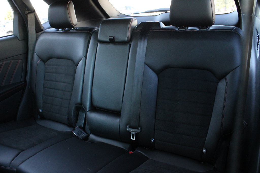 Used 2020 Ford Edge ST-Line w/ Cold Weather Package FWD image 20