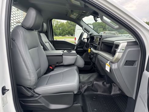 New 2025 Ford F450 XL w/ XL Chrome Package image 9