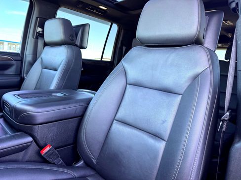 Used 2022 Chevrolet Suburban Z71 w/ Z71 Off-Road Package image 13