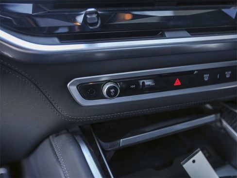 Used 2025 BMW X5 M Competition w/ Executive Package image 24