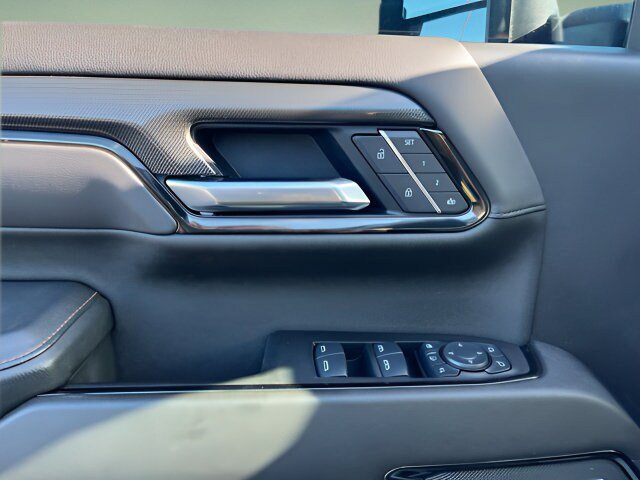 Certified 2025 GMC Sierra 2500 AT4 w/ AT4 Premium Plus Package AWD/4WD image 10