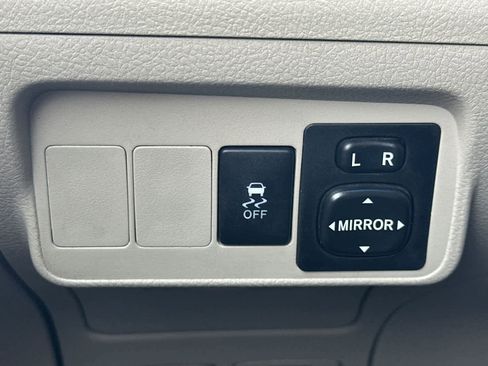 Used 2010 Toyota Corolla LE image 27