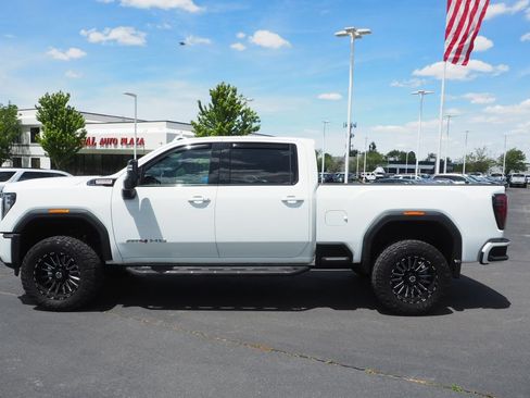 Used 2024 GMC Sierra 3500 AT4 w/ Technology Package AWD/4WD image 4