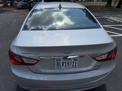 Used 2011 Hyundai Sonata Limited FWD image 4