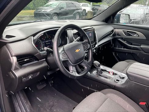 Used 2023 Chevrolet Traverse LT w/ Rear Camera Mirror Package AWD/4WD image 8
