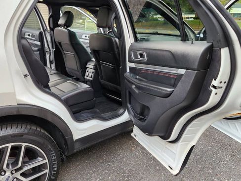 Used 2018 Ford Explorer Sport w/ Equipment Group 401A AWD/4WD image 40