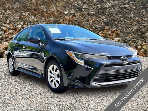 Used 2024 Toyota Corolla LE FWD image 10