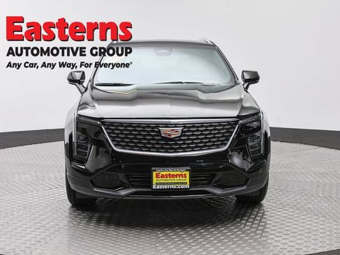 Used 2024 Cadillac XT4 Premium Luxury AWD/4WD image 2