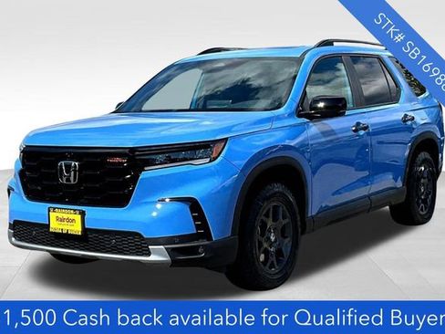 New 2025 Honda Pilot TrailSport image 2