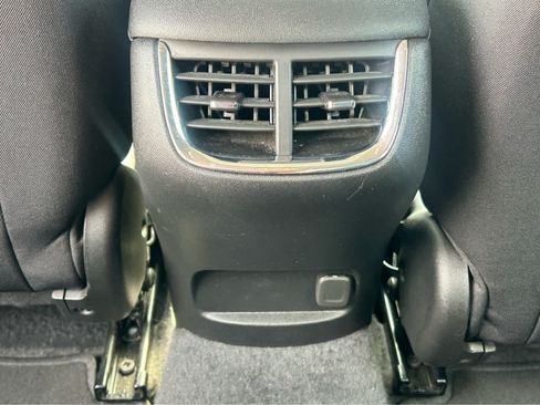 Used 2025 Chevrolet Malibu LT FWD image 9