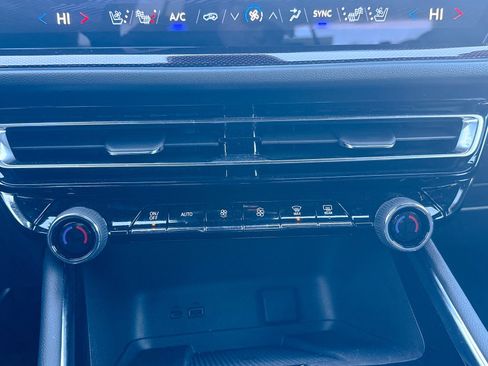 Certified 2024 Chevrolet Traverse RS w/ LPO, Floor Liner Package image 31