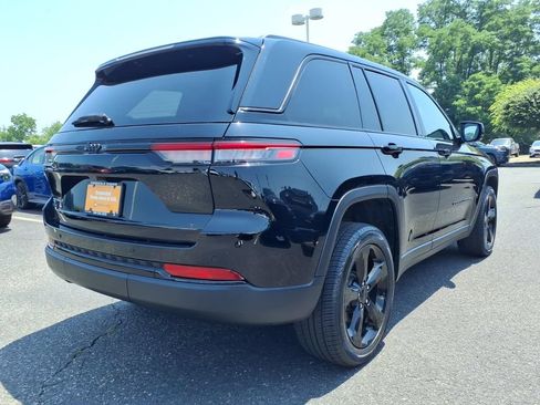 Certified 2023 Jeep Grand Cherokee Altitude AWD/4WD image 19