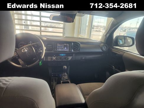 Used 2022 Toyota Tacoma SR image 13